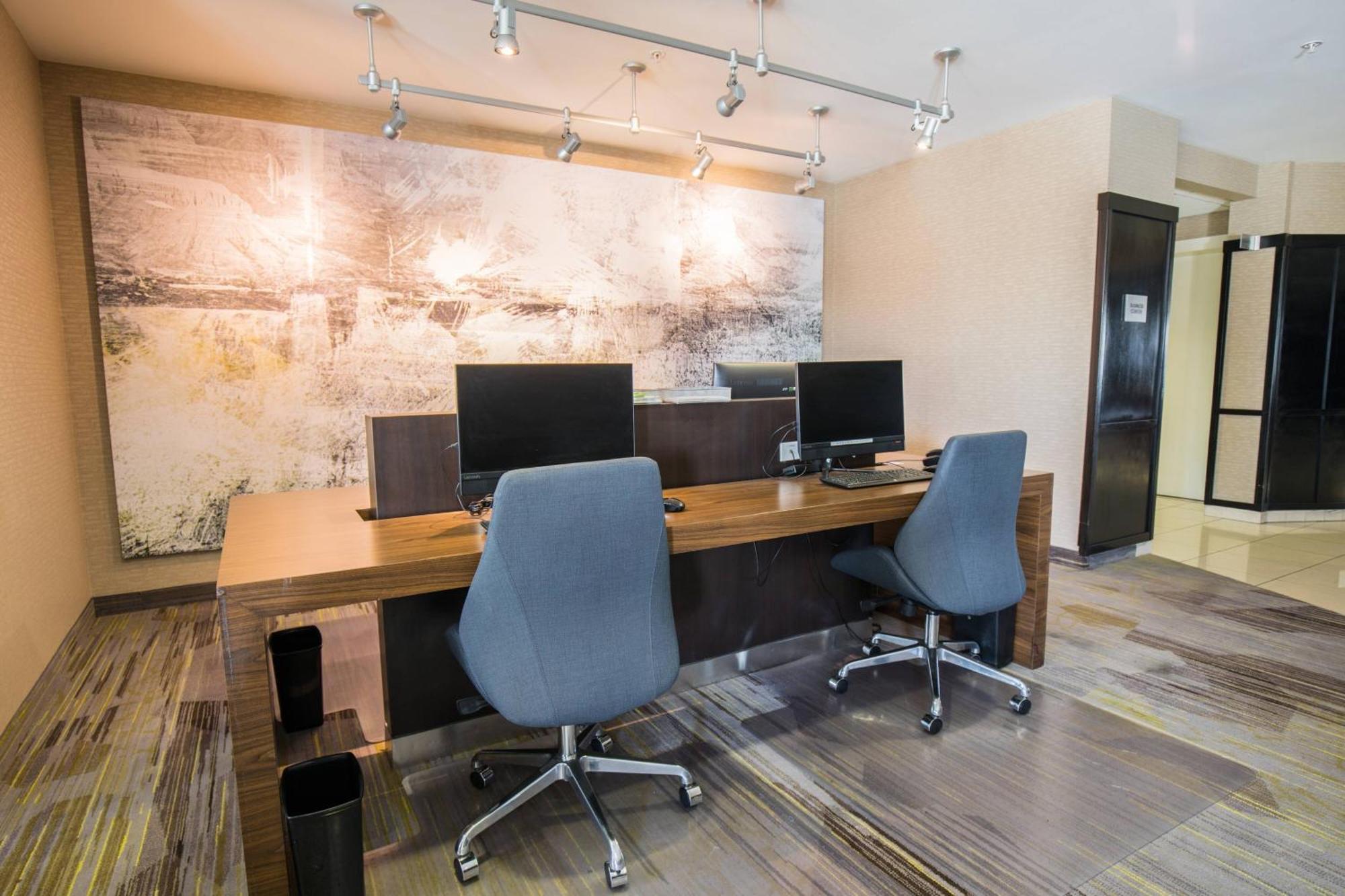 Courtyard By Marriott Merced Bagian luar foto