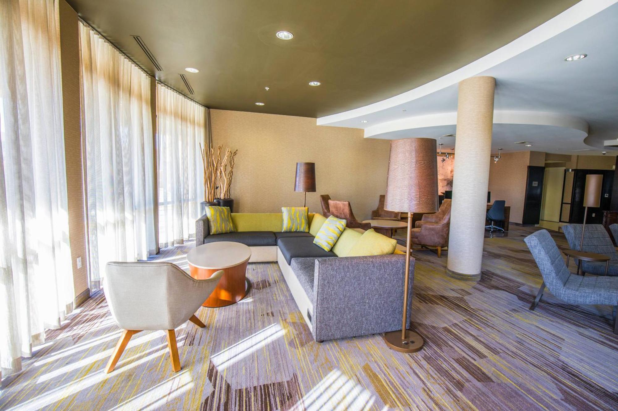 Courtyard By Marriott Merced Bagian luar foto